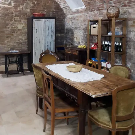 Il Chiostro Oasi Di Pace Con Antica Cantina Nel Cuore Del Monferrato Unesco Camagna Monferrato